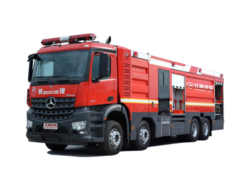 戴姆勒18噸泡沫消防車
